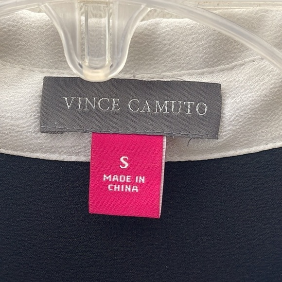VINCE CAMUTO Button Down Blouse Size S - Picture 4 of 4
